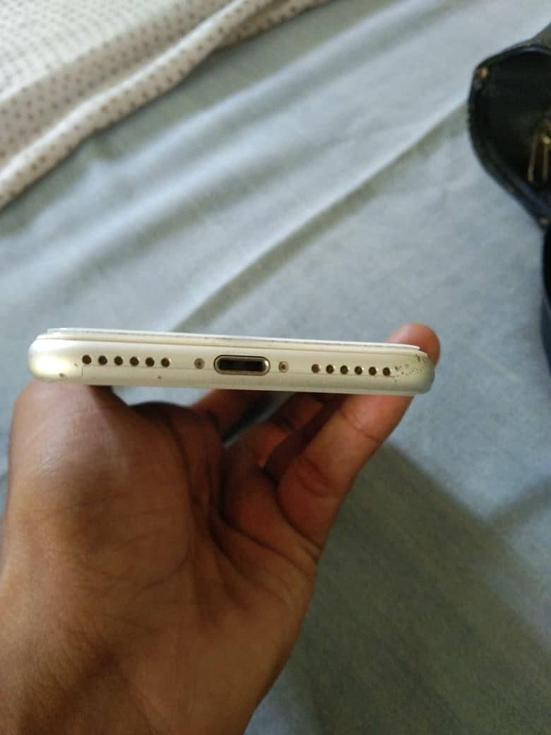 Apple iPhone 8 6