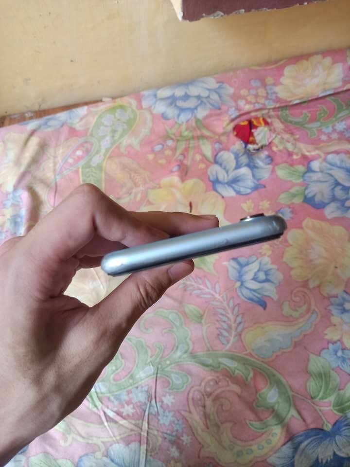 Apple iPhone XR 2