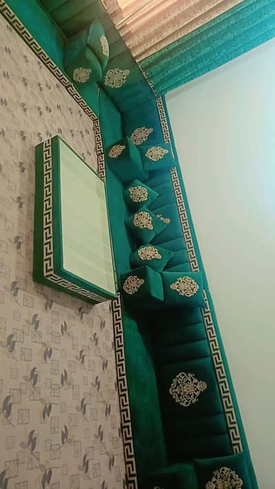 complete Majlis for sale complete set with table sofa