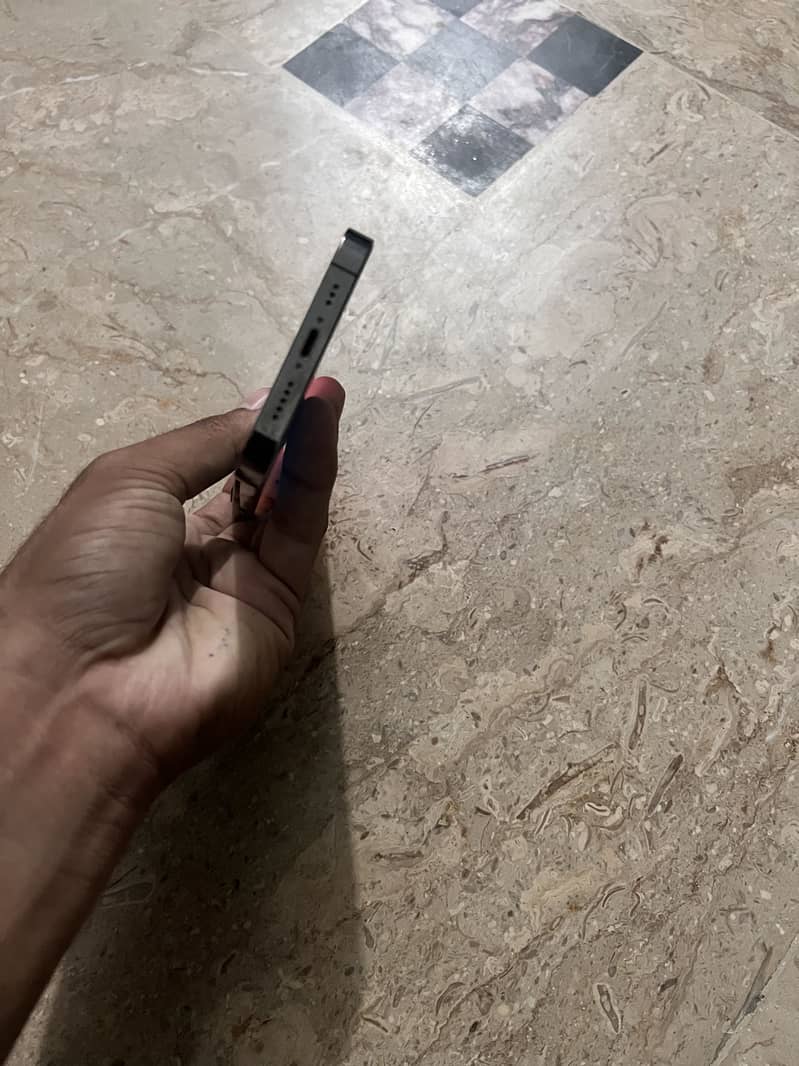Apple iPhone 13 Pro 0