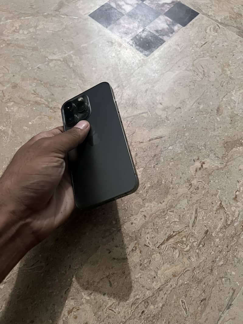 Apple iPhone 13 Pro 3
