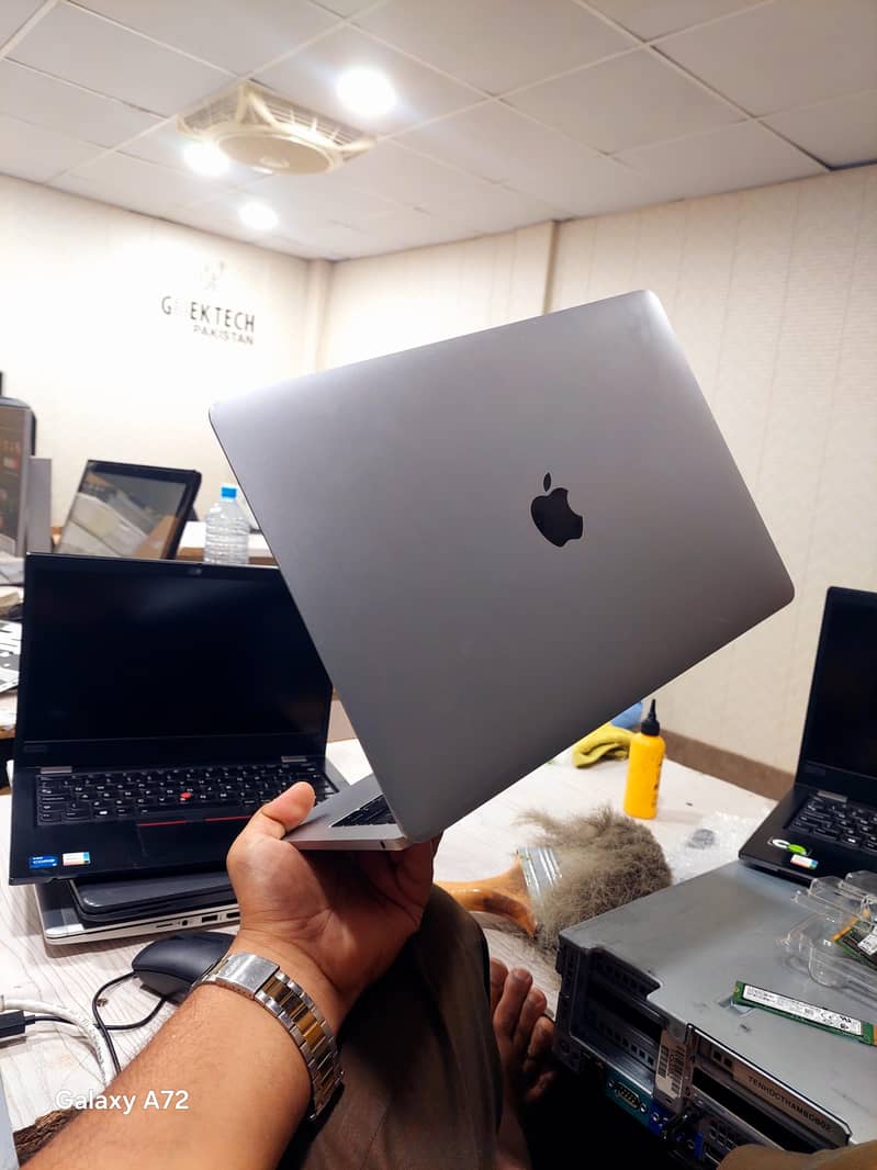 Macbook Pro 2017 0