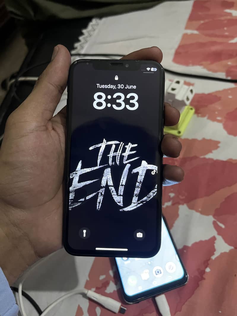 Apple iPhone X 5