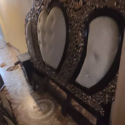 King Bed With 1 Side table