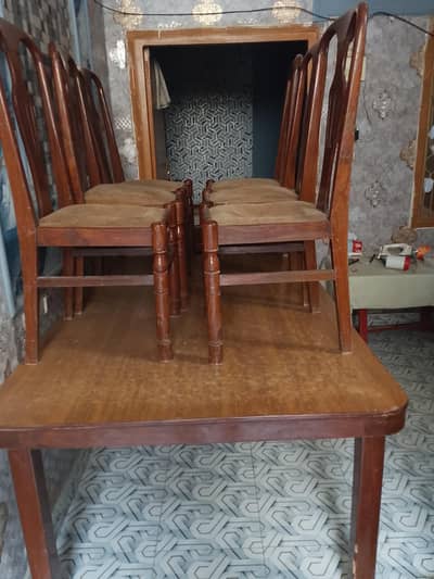 6 chairs 1 table