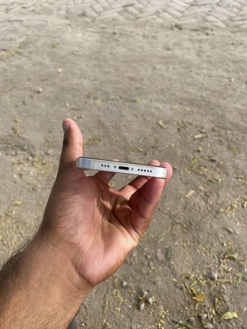 Apple iPhone 14 0