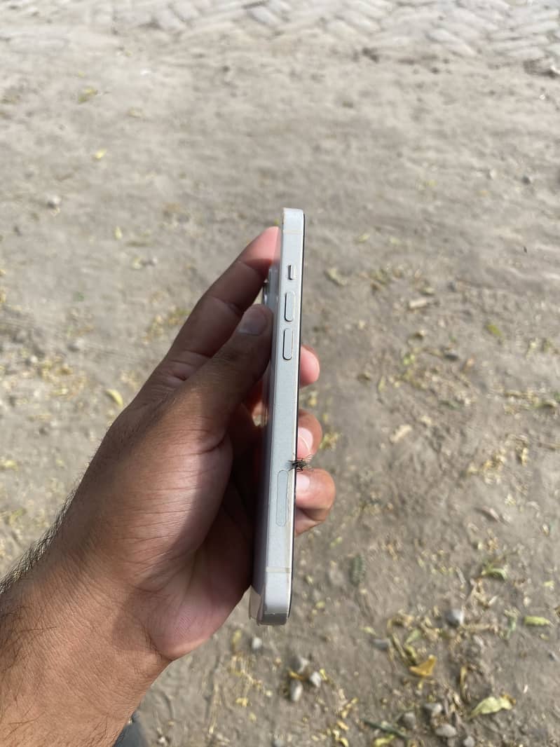 Apple iPhone 14 5