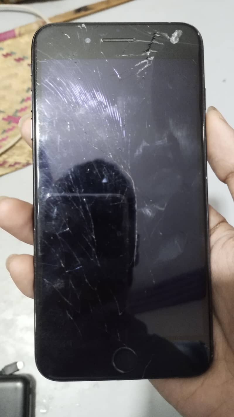 Apple iPhone 7 Plus 1