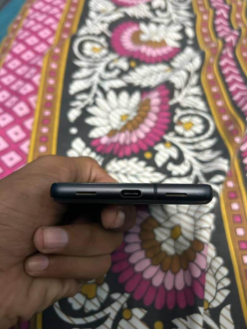 Google Pixel 7a 4