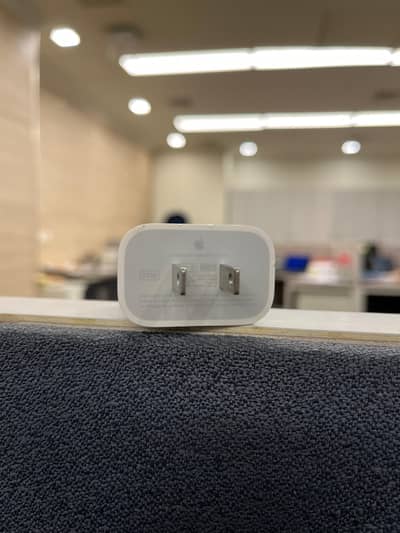 Apple 20W orignal adapter
