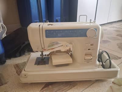 SEWING MACHINE FOR SALE