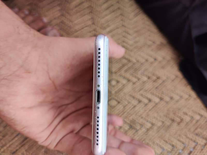 Apple iPhone 7 Plus 5