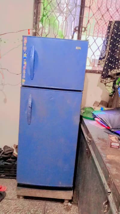 best conditions refrigerator for sale Haier company 2 door no stabil