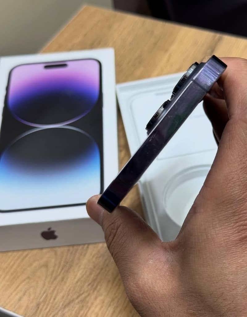Apple iPhone 14 Pro Max 1