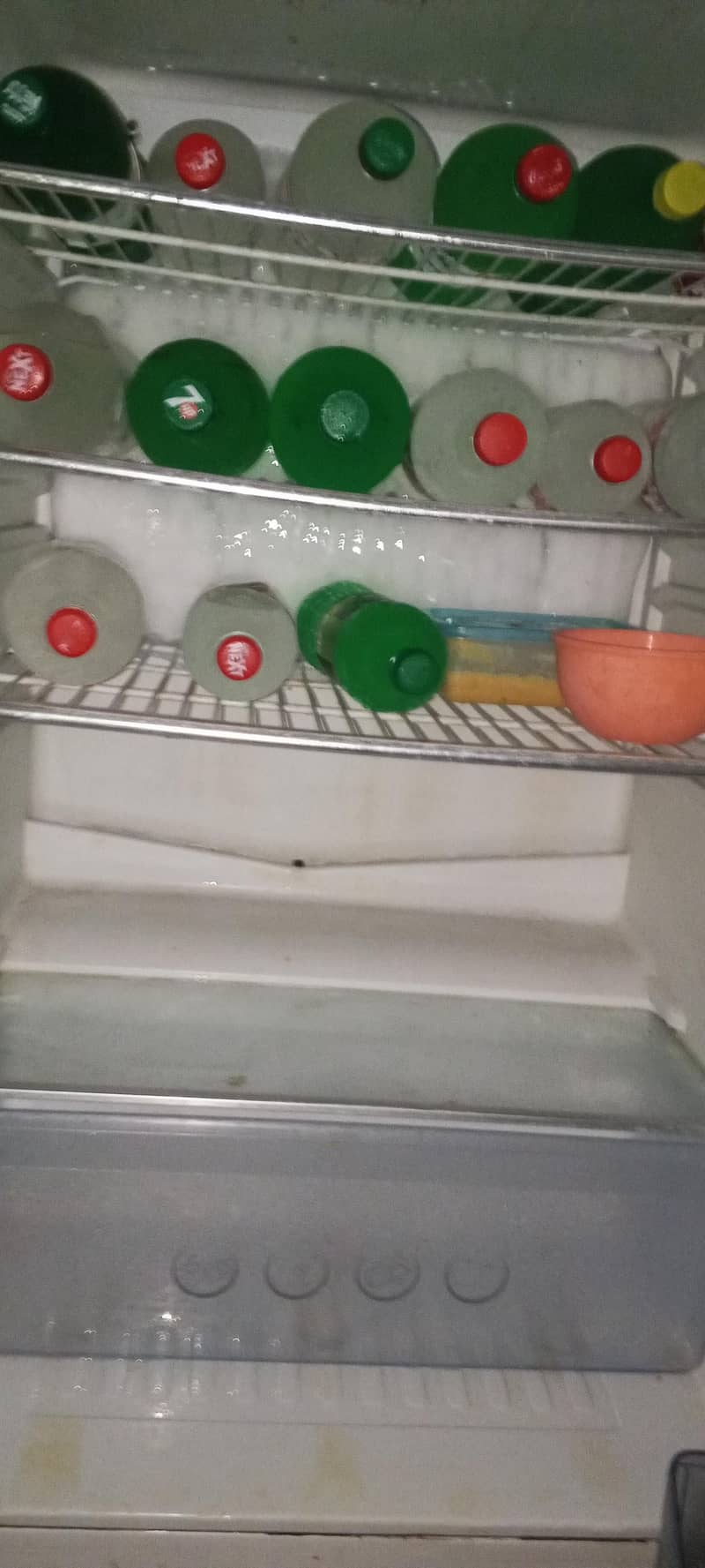Refrigerator 0