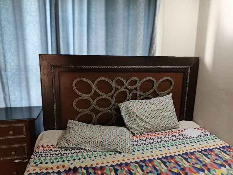 King size bed 1