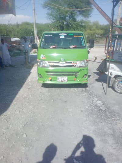TOYOTA hiace 200