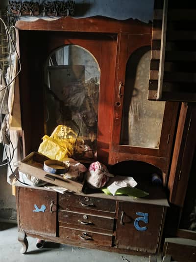 Dressing Table with showcase Sale