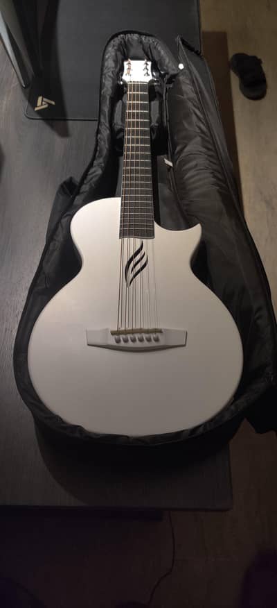 Enya Nova go sp1 smart guitar
