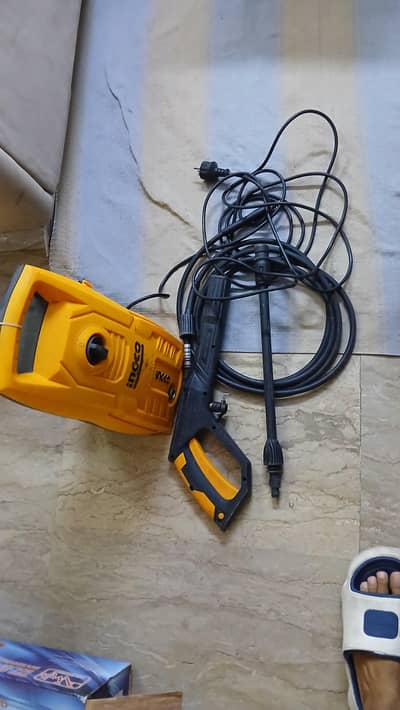 Car pressure washer