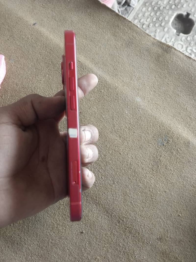 Apple iPhone 13 2