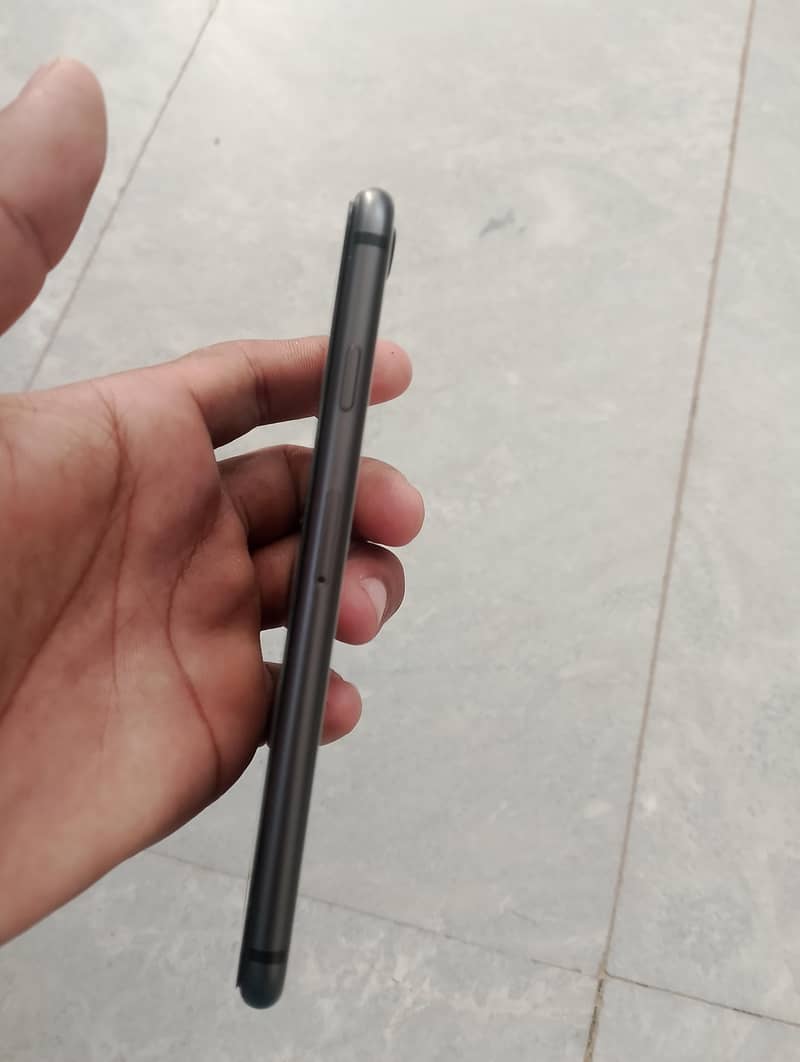 Apple iPhone 8 5