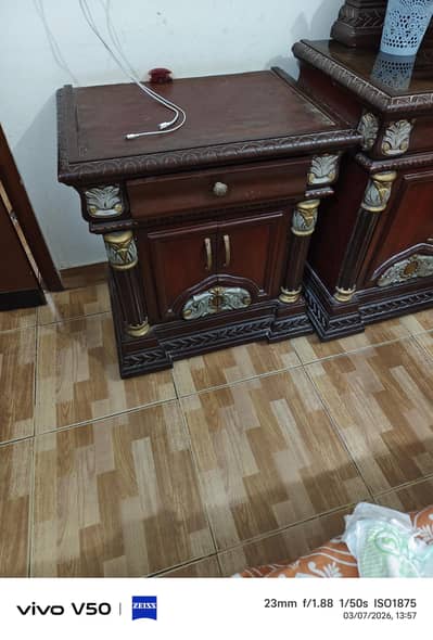 I am selling 2 furniture full heave lemination wood