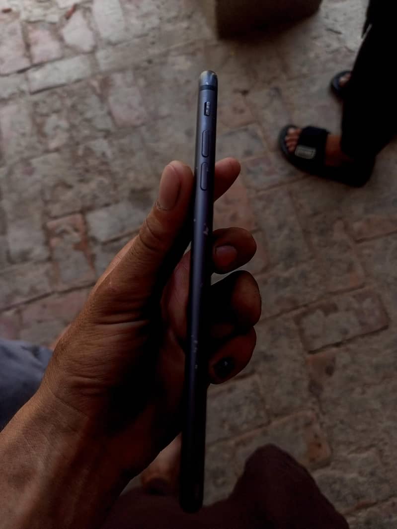 Apple iPhone 8 Plus 1