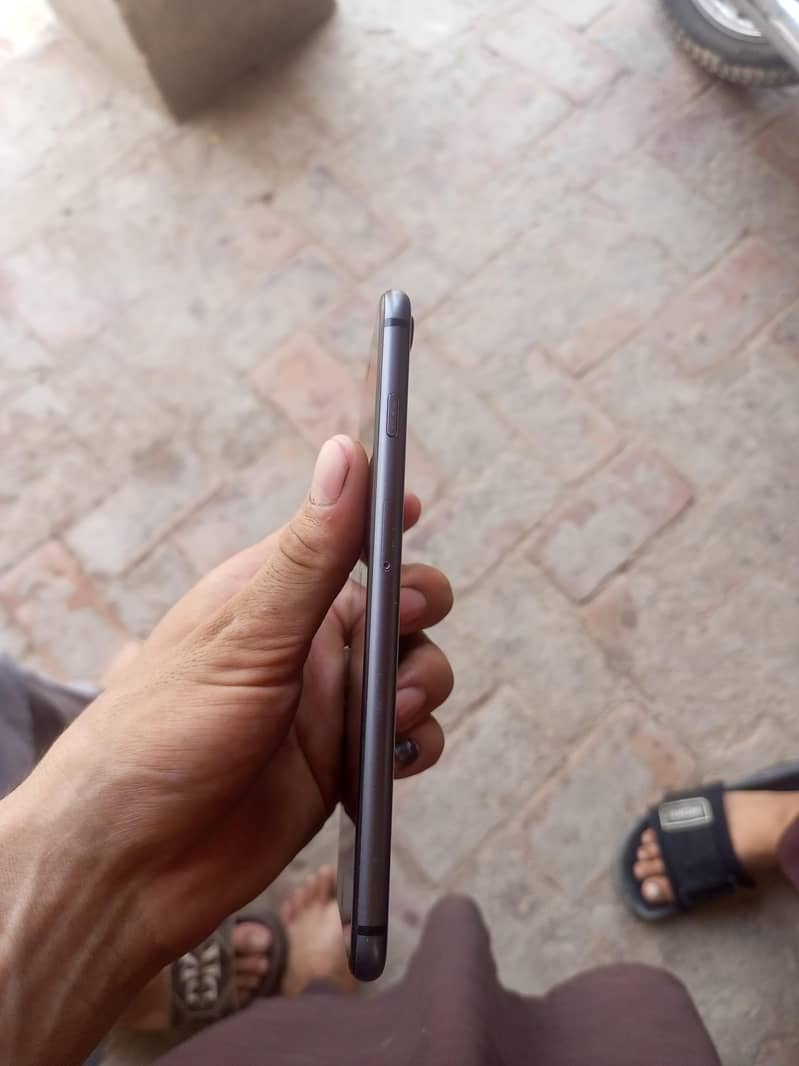Apple iPhone 8 Plus 3
