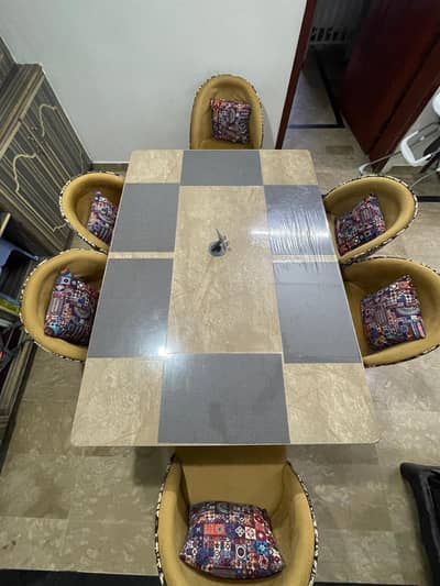 Almost Brand New Iron 6 Chair Dinning Slightly Used