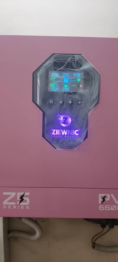 Ziewnic 4.5KW  PV 6500 Inverter, 10/10 Condition