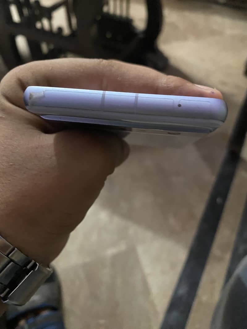Google Pixel 7a 5