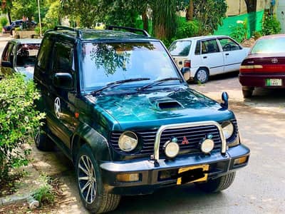 Mitsubishi Pajero JR jeep