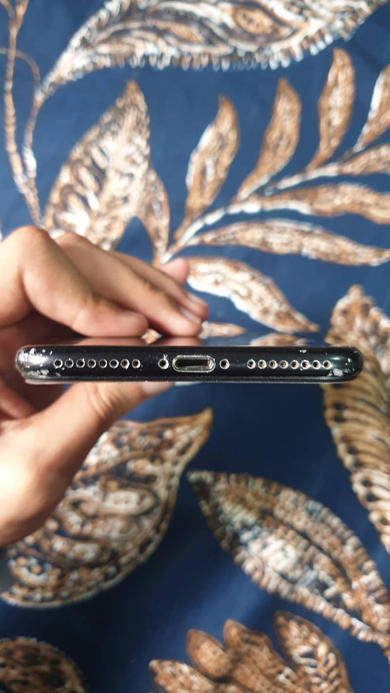Apple iPhone 7 Plus 1
