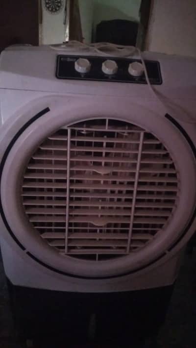 Cooler for sale - used but good condition