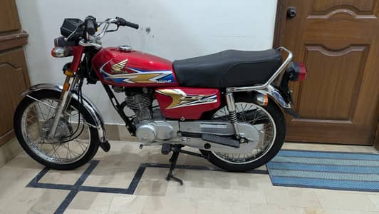 Honda cg125 2020 model 1st owner karachi number (well maintained bike)
