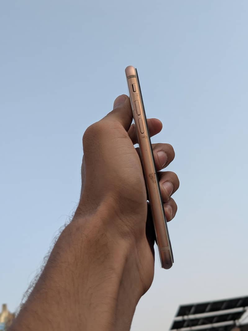 Apple iPhone 8 3