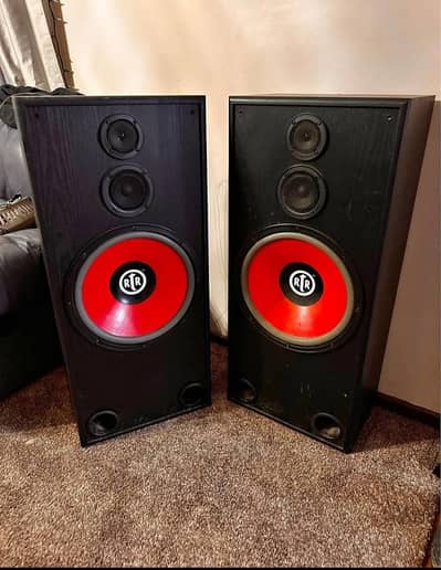 kisi ke pass yeh speakers hain toh rabta karay