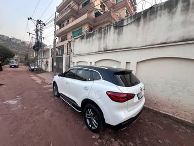 MG HS 2025