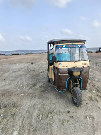 6 Seater Chinchi Riksha