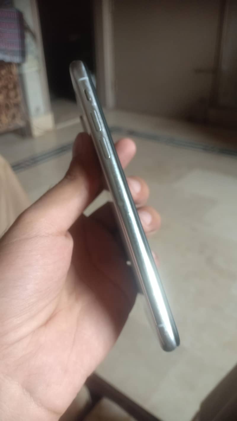 Apple iPhone X 3