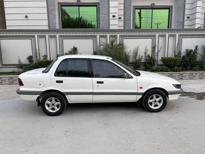 Mitsubishi Lancer 1990