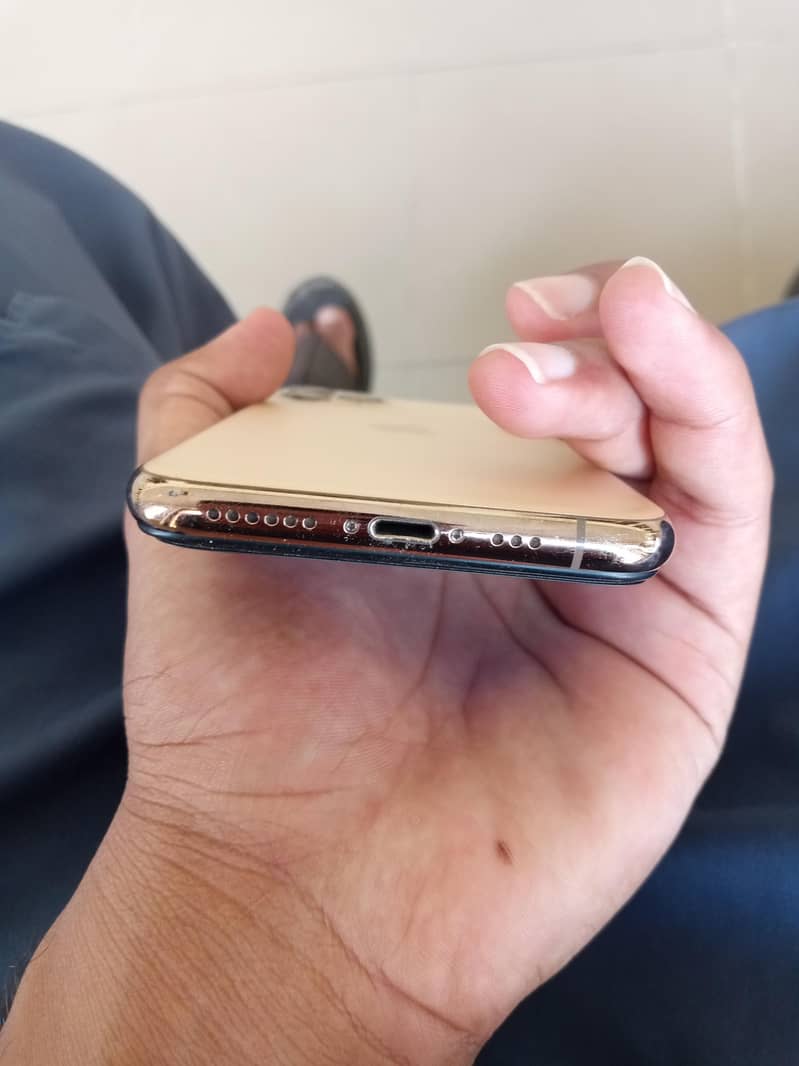 Apple iPhone 11 Pro 2