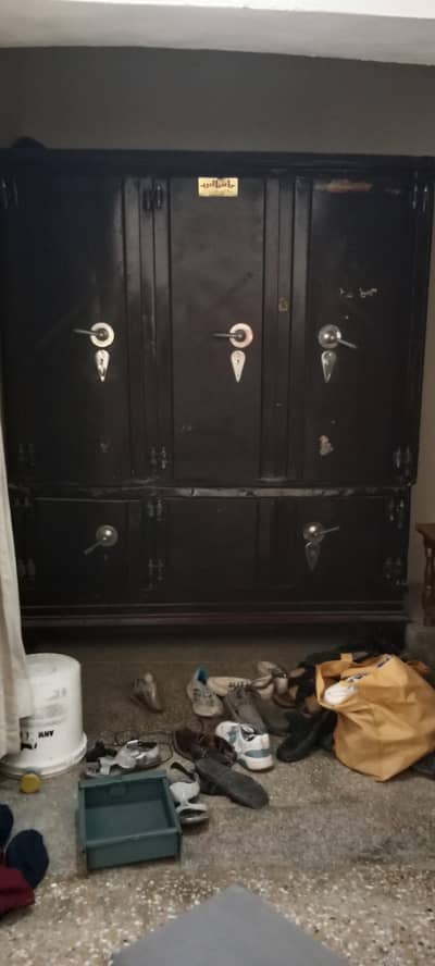 Iron 3 Doors Cabinet/Almari
