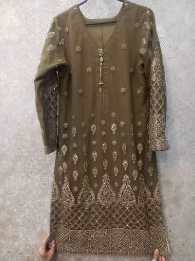 size medium 3 piece net. almost new