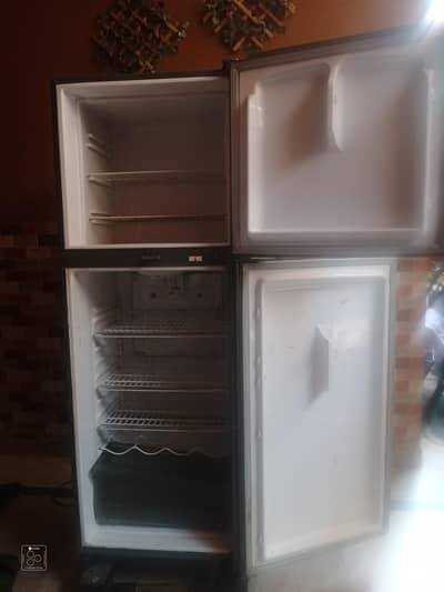 Waves Refrigerator 10/10 condition