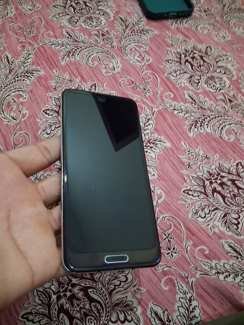 Sharp Aquos R2 0