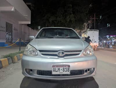 Toyota Platz 2004