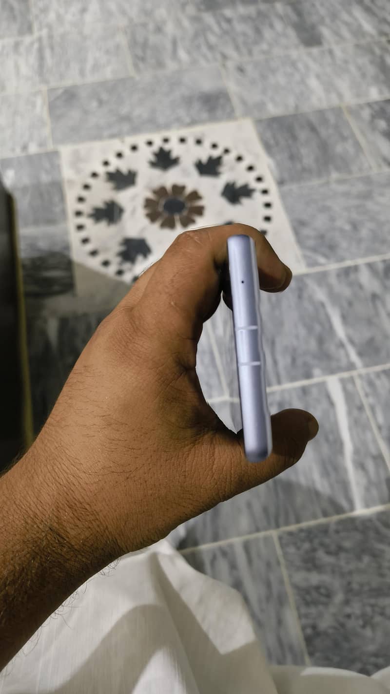 Google Pixel 7a 3