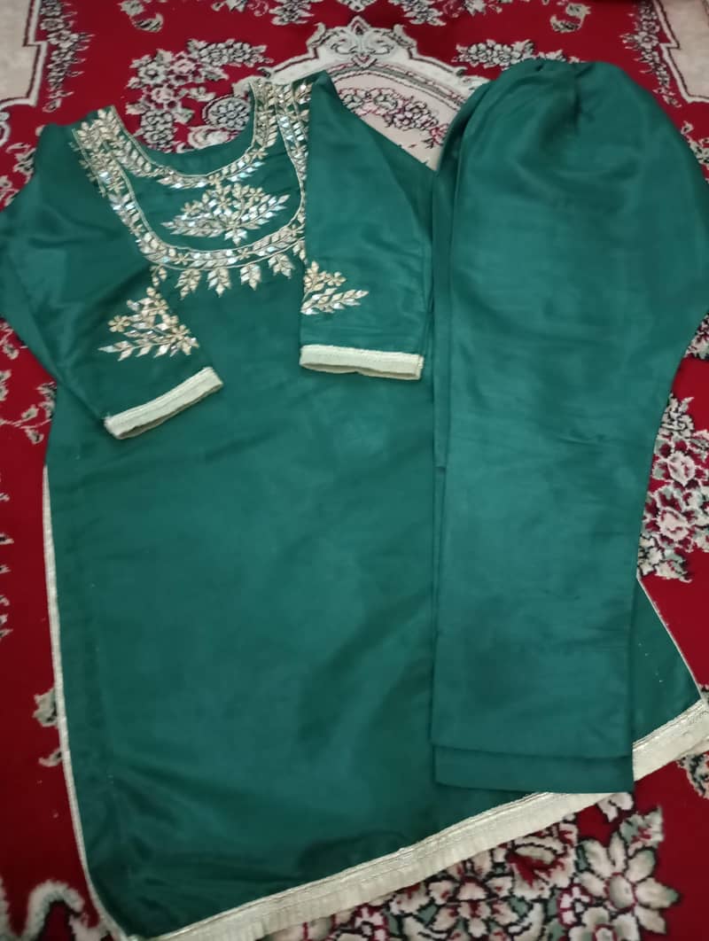 used clothes 10/10 condition 2